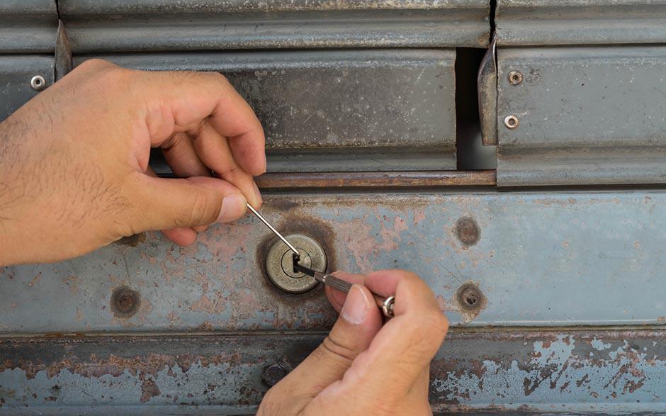 soucis de serrure porte blindée Linas